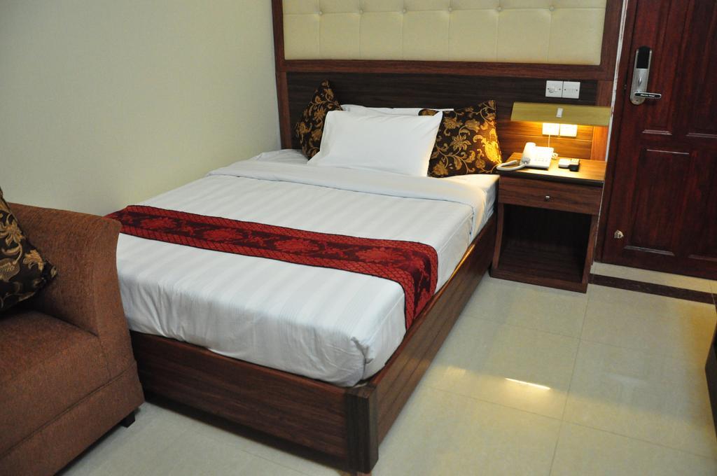 Hotel Naz Garden Bogra Bilik gambar