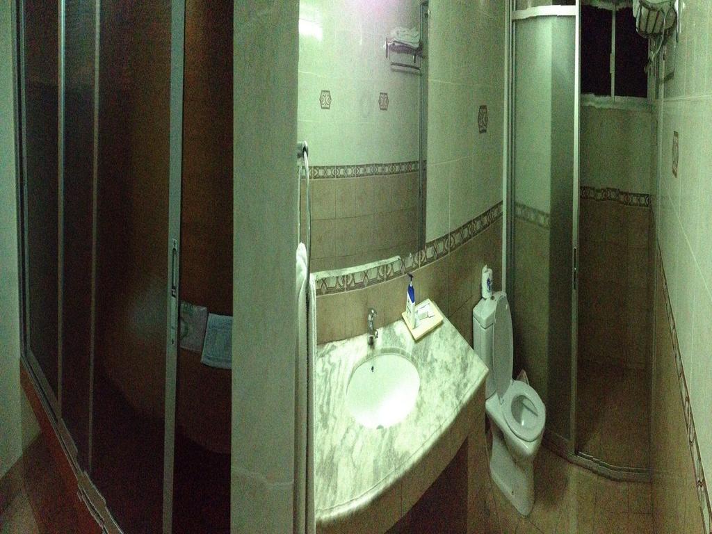 Hotel Naz Garden Bogra Bilik gambar